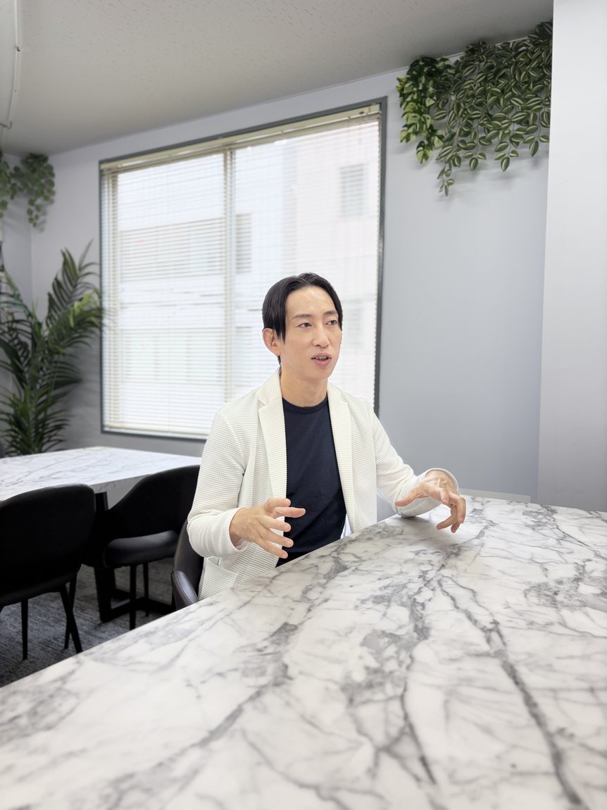 代表取締役 浅香 祐輔